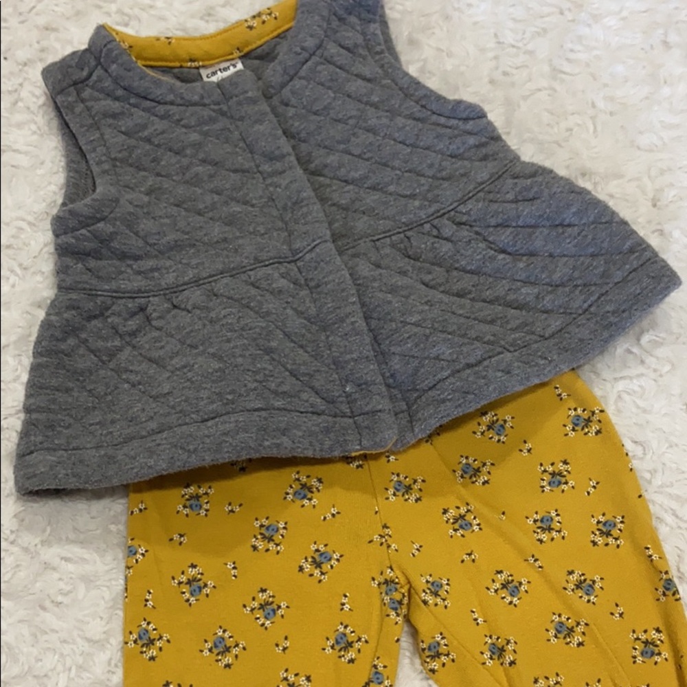 SOLD Carter’s 6M Baby Girl Matching Set